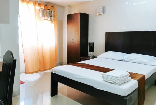 RedDoorz Segra Square Pension House Hotels in Balamban