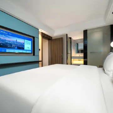 Yestour Hotel (Guigang High-Speed Railway Station Donghu Park)