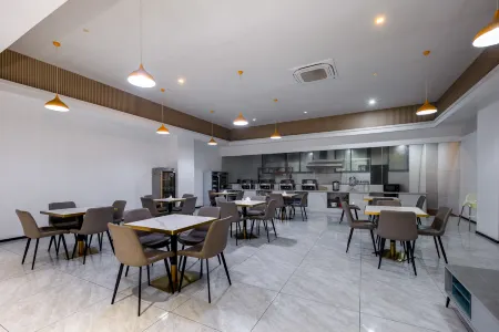 Kailaideng Hotel Отели рядом с достопримечательностью «Yangpu Port»