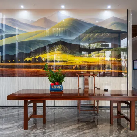 Huamao Apartment