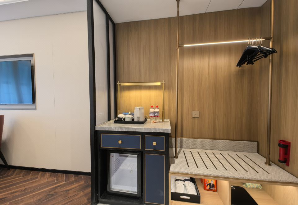 2. 메트로폴로 광저..