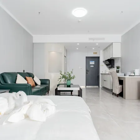 Longkou Jinli Serviced Apartment Hotel (Longhu Tianjie Poly Plaza)