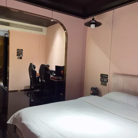 Yicheng W Yueta E-sports Hotel (Zizhong Road Daxia City)