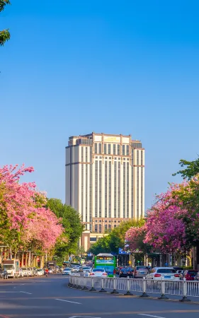 Kande International Hotel Отели рядом с достопримечательностью «Hejiang Attic»