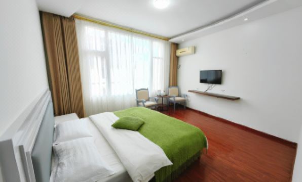 YunXiLuJian Hotel