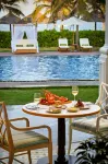 Melia Vinpearl Cam Ranh Beach Resort - Romantic