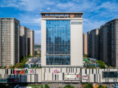 Novotel Xi'an Daming Palace Hotels near Xi'an City Wall