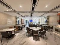 Crowne Plaza Hotel - breakfast