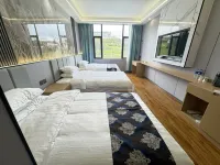 Luqu Hongshiya Holiday Hotel - Balkon