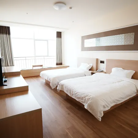 TongLinBaiYun Hotel