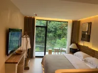 Shanweilan Scenery River View Mountain Homestay (Jiangkou Mount Fanjing Scenic Area)