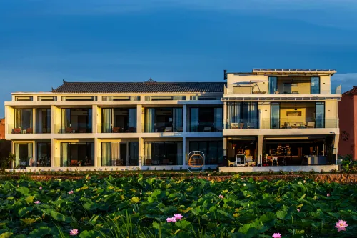 Xiangwang Lake View Vacation Homestay (Puzhehei Scenic Area Branch)