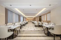 Vienna Hotel (Panzhou Nanhu Park Ginkgo Square) Hotels in Panzhou