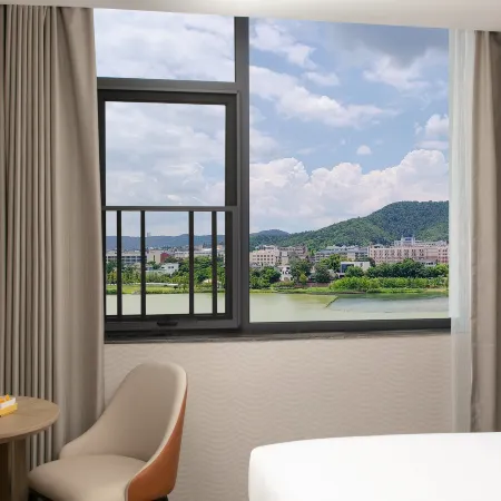 Echarm Hotel (Changsha Yuelu Mountain Fubuhe Subway Station)