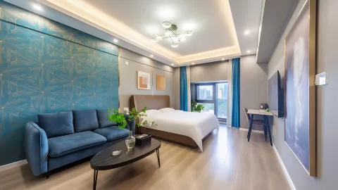 Manlu Ins Design Hotel (Baolong Plaza, Jinsui Avenue, Xinxiang) in Xinxiang
