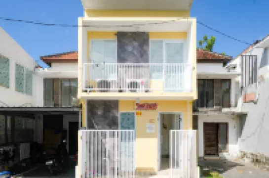 David Houses Nusa Dua Beach Bali Mitra RedDoorz 鄰近Bluemoon Chapel Ocean Blue的酒店