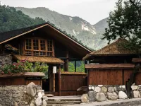 Under the Tree Art Hot Spring Homestay Hotels in Luding