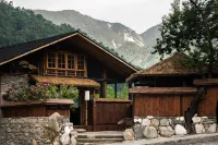 Under the Tree Art Hot Spring Homestay Hotels in Luding