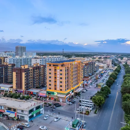 Moran Hotel(Hejing County)