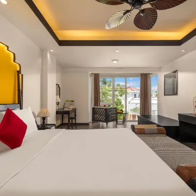 Hoàn Cầu Hotel Các khách sạn gần Nhà hàng Hùng Vương Inn