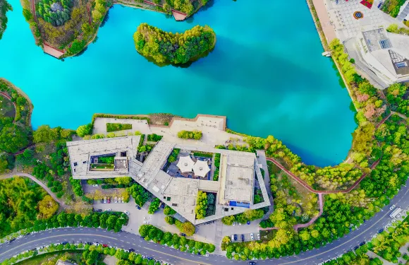 武漢二妃山莊湖畔花園酒店（光谷生物城科技會展中心店）