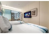 Sakura Light Luxury Hotel (Luohe Xintiandi Pedestrian Street)