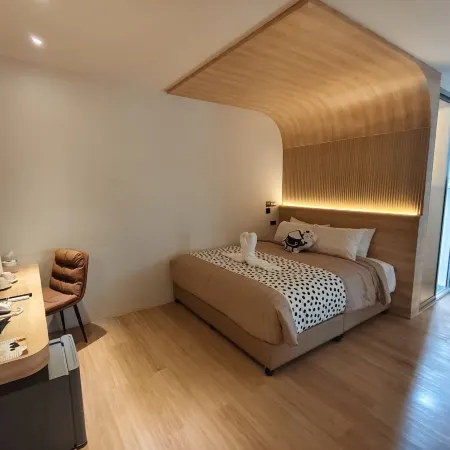 Polkadot Cafe & Hotel