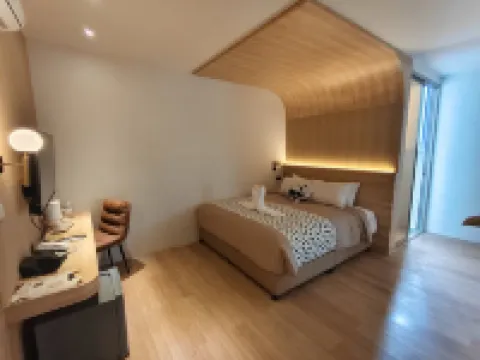 Polkadot Cafe & Hotel