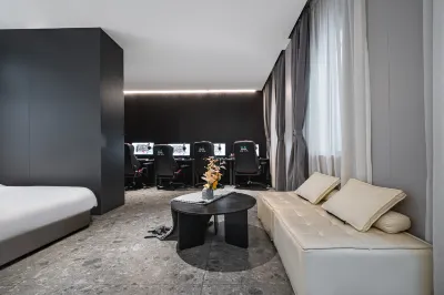 SHANGHAI DRAGON CAT ESPORTS HOTEL Hotels near Binjiang Forest Park