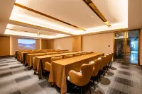 Chaozhou West Lake Arden Holiday Hotel