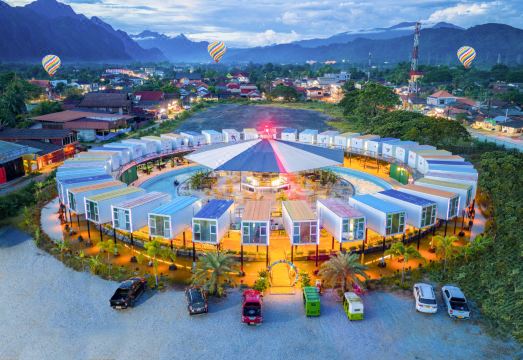 풀 파티 호텔 수영장