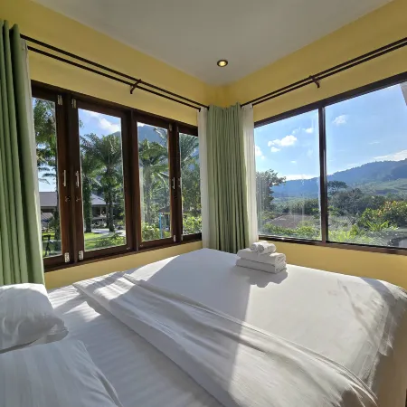 Krabi Green Hill Pool Villas