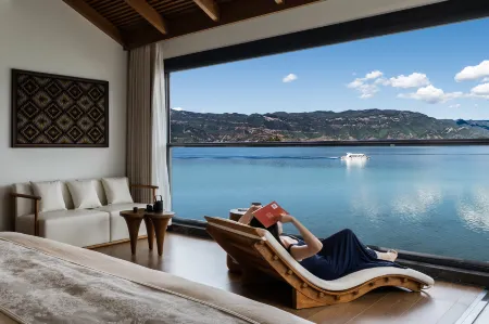 Borei Yunlan Resort Hotel (Lugu Lake Daluoshui Store) Отели рядом с достопримечательностью «Langfang»