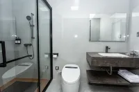 Yunze Hotel (Qinzhou West Exit Branch)