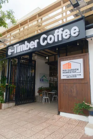 Nin Garden Homestay Отели рядом с достопримечательностью «Mui Nghinh Phong»