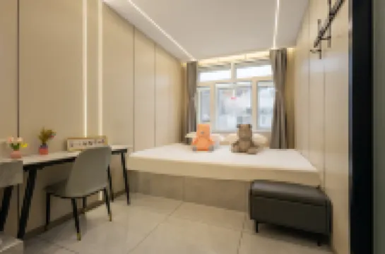 Floral Hotel · Qixi Hotel (Xuegu Scenic Area Branch)