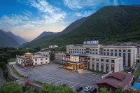 Rezen Garden Hotel  Jiuzhaigou - 5-Star