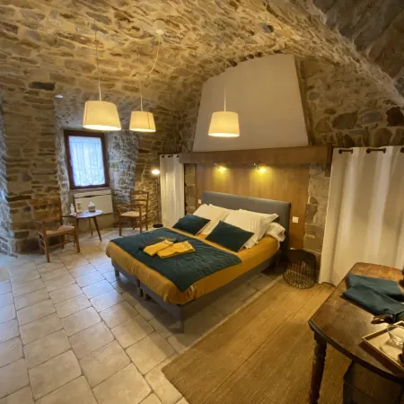 Les Caselles - Gîte, Table et Chambres d'hôtes
