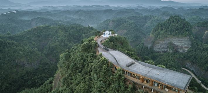 Zizai Pingjiang Wild Luxury Resort Các khách sạn ở Bình Giang