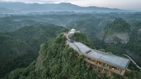 Zizai Pingjiang Wild Luxury Resort in Bình Giang