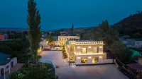 Nayiye View Inn · 360° Mountain View Panoramic Vacation Boutique Stay (Ku'erdening Scenic Area) - Parkering