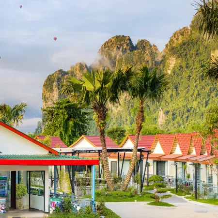 Ruby Mountain View Resort Vang Vieng Отели рядом с достопримечательностью «Храм Kang»