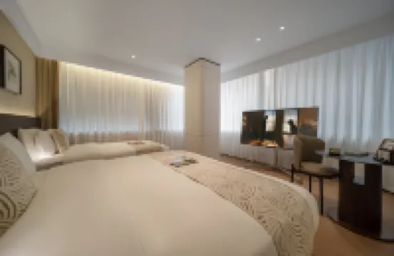 Holiday Four Seasons Hotel (Jiefangbei Pedestrian Street Hongyadong)