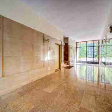 Stunning apartment with balcony & lift Hotel Exterior