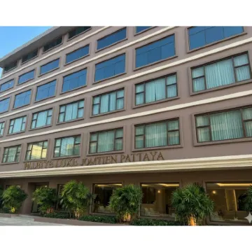 Palette Luxe Jomtien Beach Pattaya Hotel dekat Pattaya Floating Market
