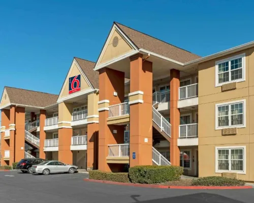 Studio 6 Extended Stay Sacramento Arden Way CA Các khách sạn gần Khu thương mại hội chợ Arden