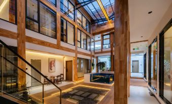 Shangri-La Yuemengyaju Homestay