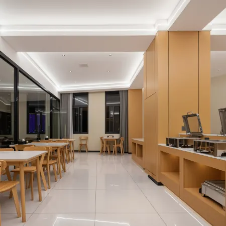 Qi Hotel (Yuhu Huafu)