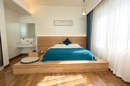 Mile Xitinglangyuan Homestay (Honghe Water Town Jinxiu Flower Street)