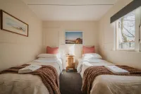Little Dipper - 2-Bedroom Accommodation โรงแรมใน